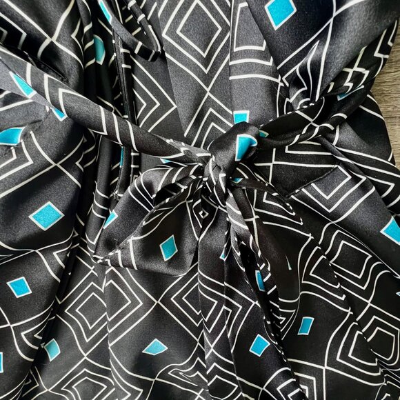 Victoria Secret Diamond Geometric Design Satin Silky Robe Pockets Belted One Sz - Picture 8 of 10